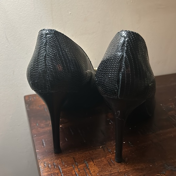 Diane Von Furstenberg Blk heels, size 8 - Picture 6 of 12
